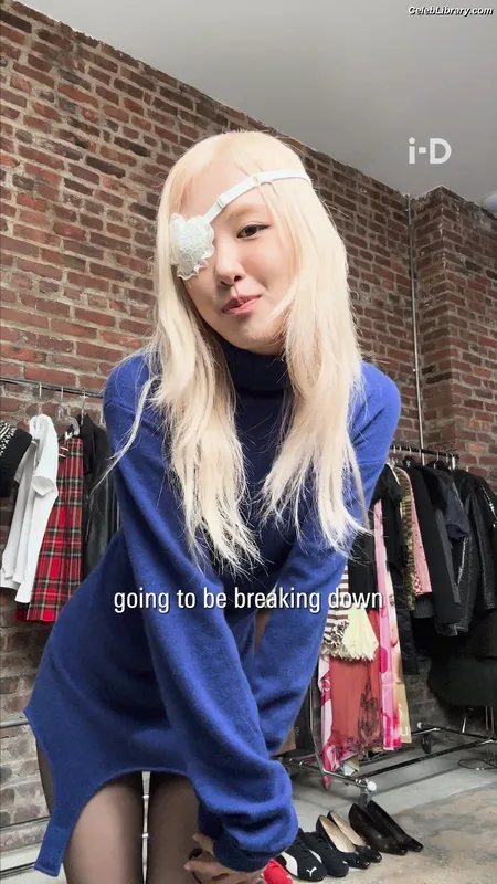 Rosé (BLACKPINK) photo 11 of 4338