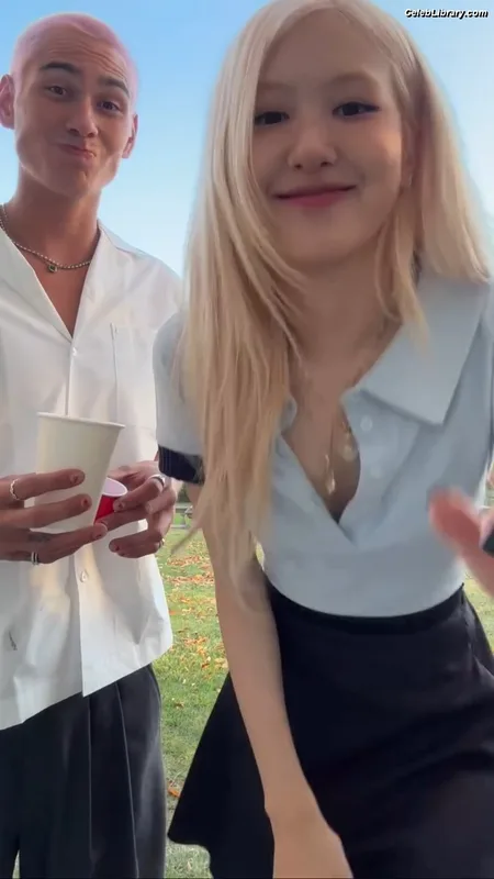 Rosé (BLACKPINK) photo 19 of 4338
