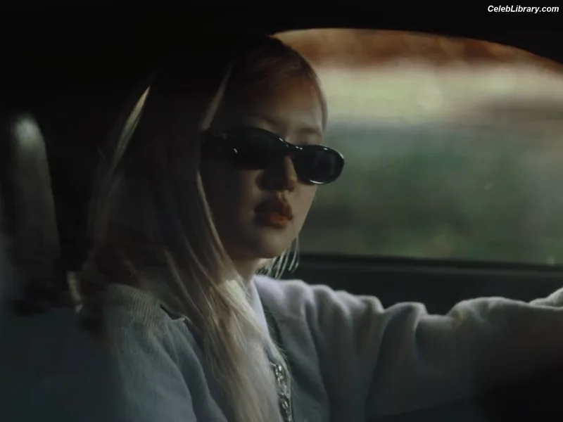 Rosé (BLACKPINK) photo 8 of 4338