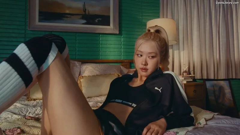 Rosé (BLACKPINK) photo 5 of 4338