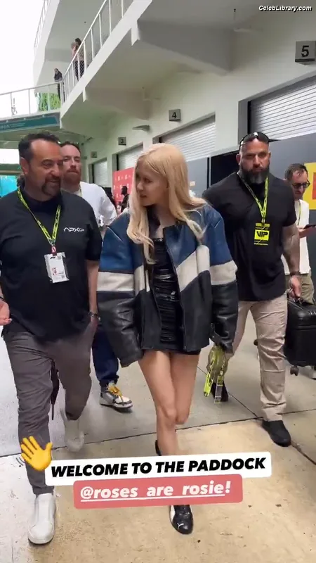Rosé (BLACKPINK) photo 24 of 4338