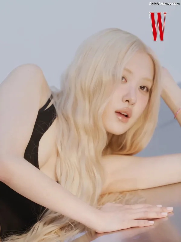 Rosé (BLACKPINK) photo 11 of 4338
