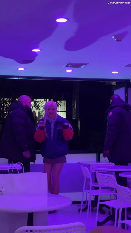 Rosé (BLACKPINK) photo 3 of 4338