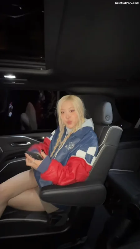Rosé (BLACKPINK) photo 4 of 4338