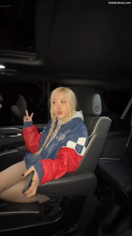 Rosé (BLACKPINK) photo 15 of 4338
