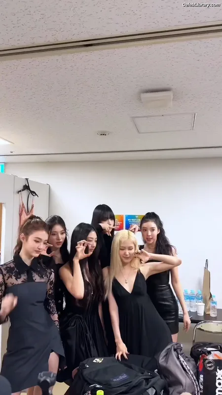 Rosé (BLACKPINK) photo 9 of 4338