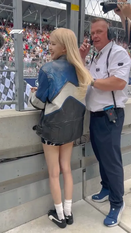 Rosé (BLACKPINK) photo 18 of 4338