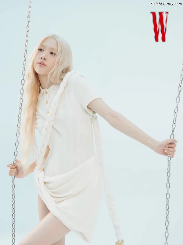Rosé (BLACKPINK) photo 23 of 4338