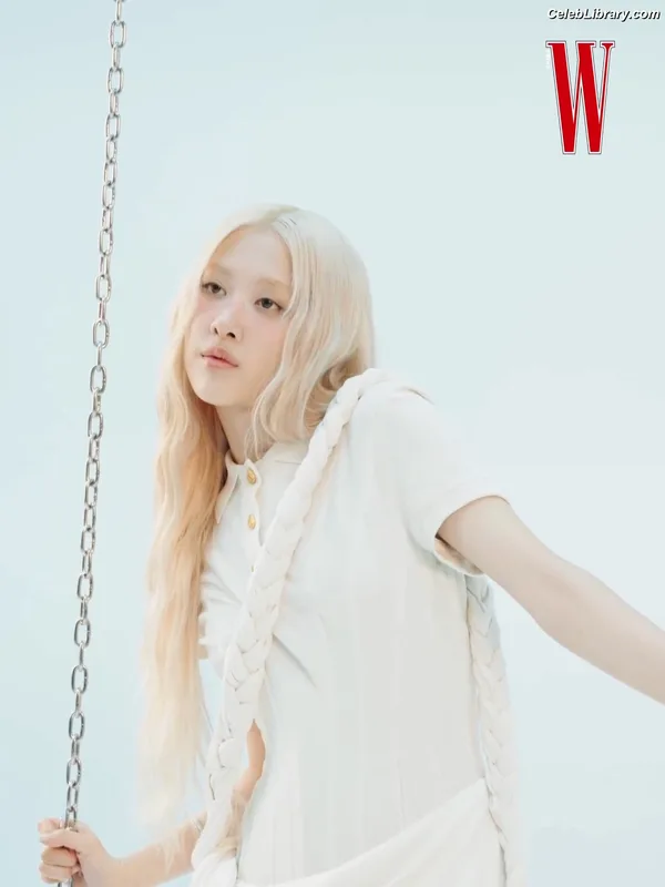 Rosé (BLACKPINK) photo 7 of 4338