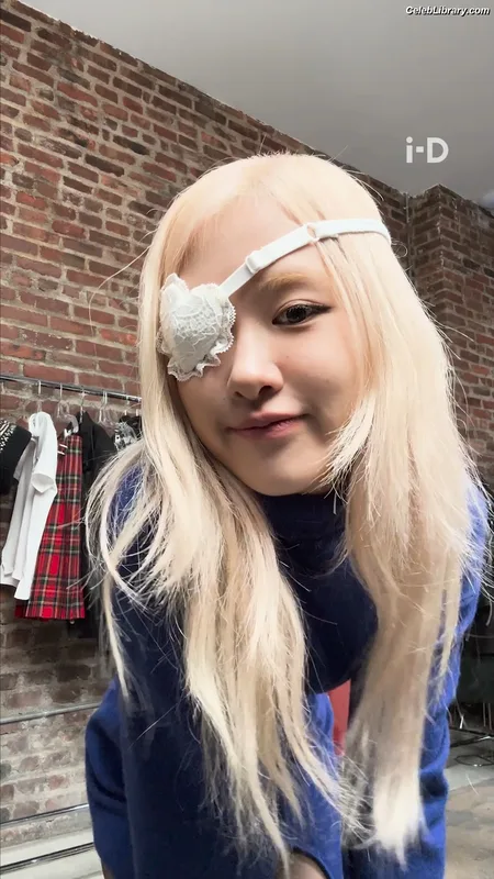 Rosé (BLACKPINK) photo 4 of 4338