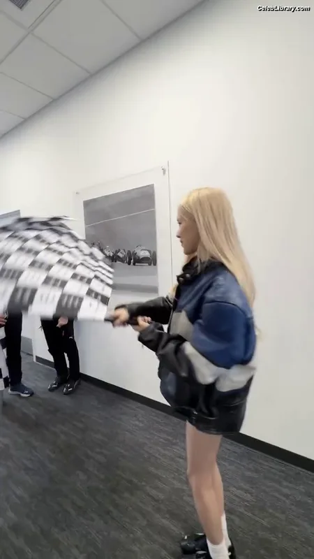 Rosé (BLACKPINK) photo 4 of 4338