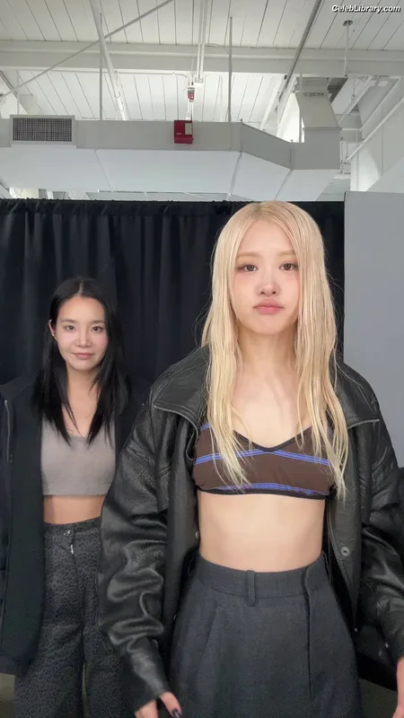 Rosé (BLACKPINK) photo 11 of 4338