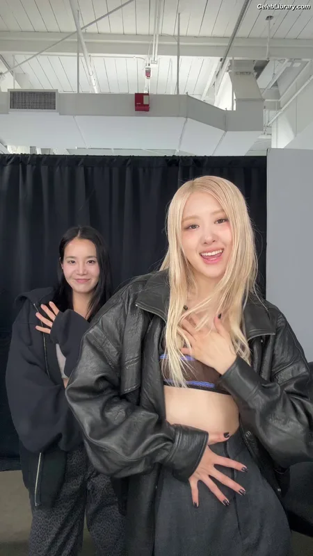 Rosé (BLACKPINK) photo 13 of 4338