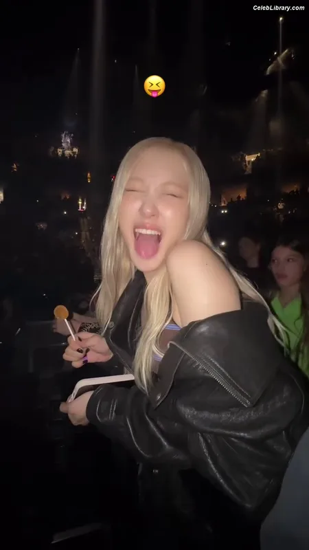 Rosé (BLACKPINK) photo 8 of 4338