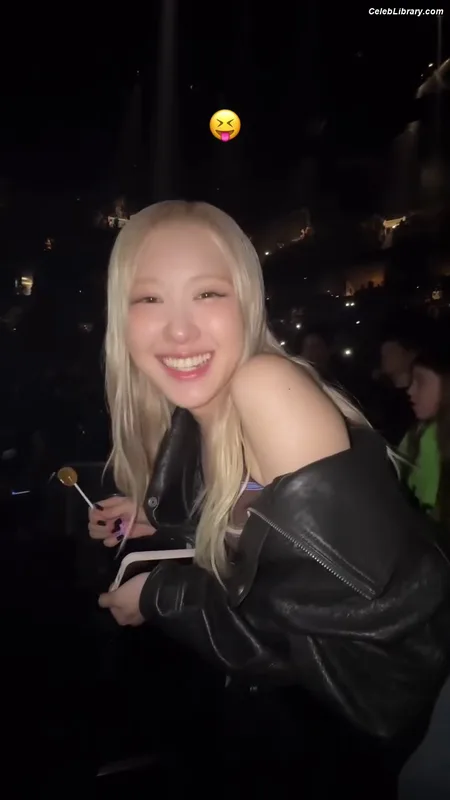 Rosé (BLACKPINK) photo 10 of 4338