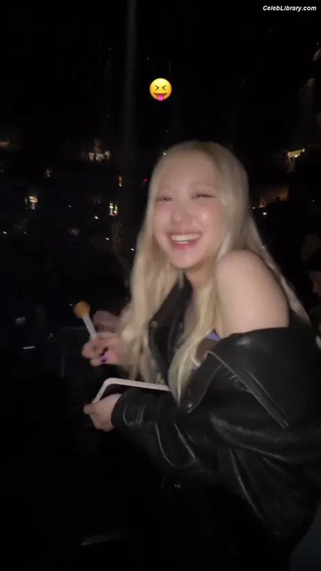 Rosé (BLACKPINK) photo 11 of 4338