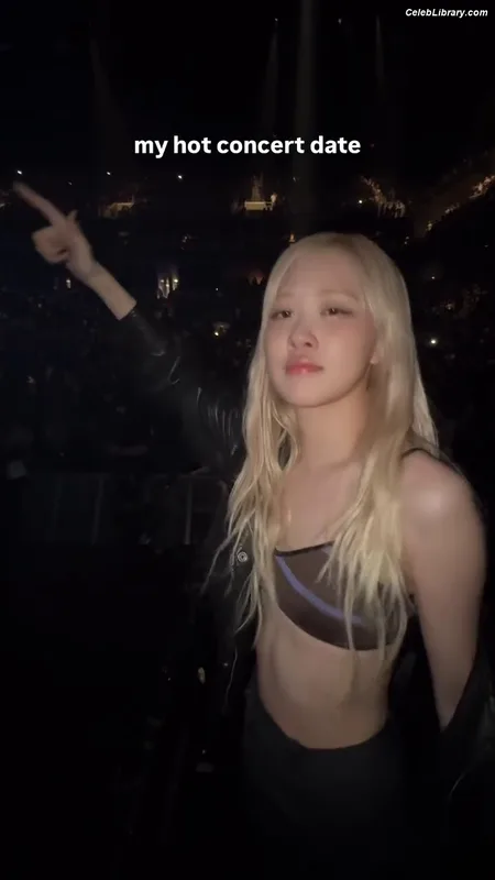 Rosé (BLACKPINK) photo 20 of 4338
