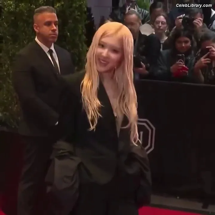 Rosé (BLACKPINK) photo 5 of 4338