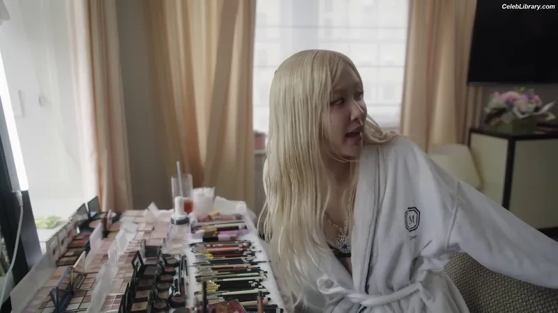 Rosé (BLACKPINK) photo 18 of 4338