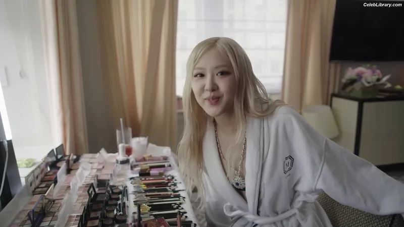 Rosé (BLACKPINK) photo 19 of 4338