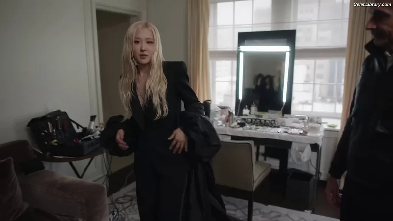 Rosé (BLACKPINK) photo 24 of 4338