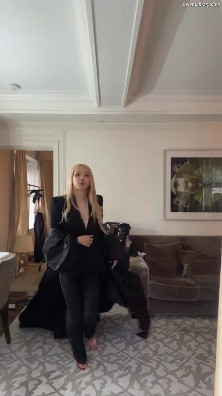 Rosé (BLACKPINK) photo 11 of 4338
