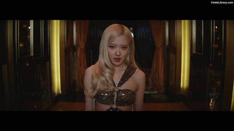 Rosé (BLACKPINK) photo 2 of 4338