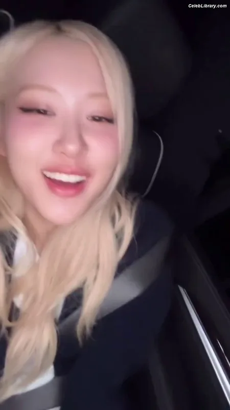 Rosé (BLACKPINK) photo 6 of 4338