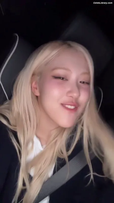 Rosé (BLACKPINK) photo 11 of 4338