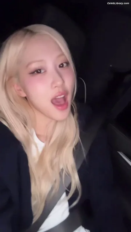 Rosé (BLACKPINK) photo 15 of 4338