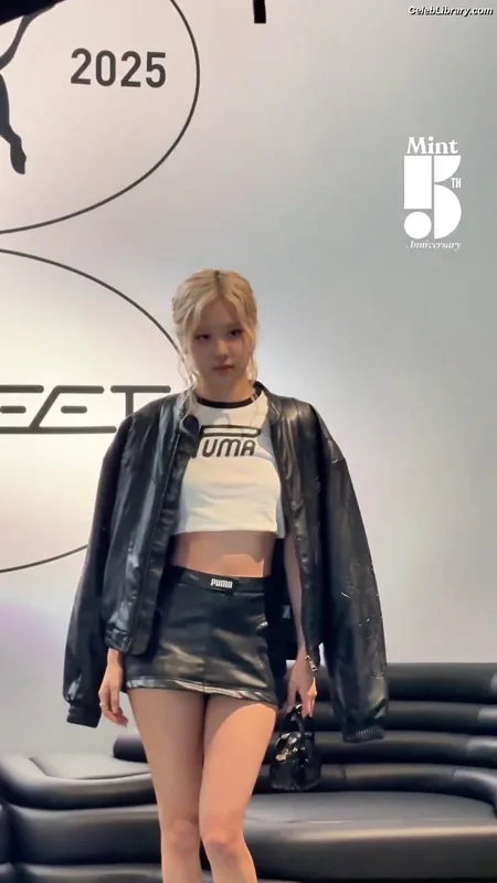 Rosé (BLACKPINK) photo 2 of 4338