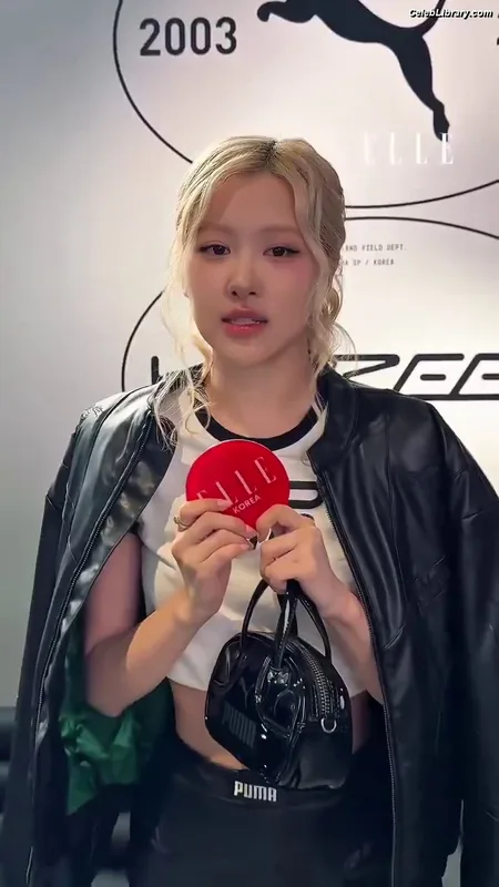 Rosé (BLACKPINK) photo 17 of 4338