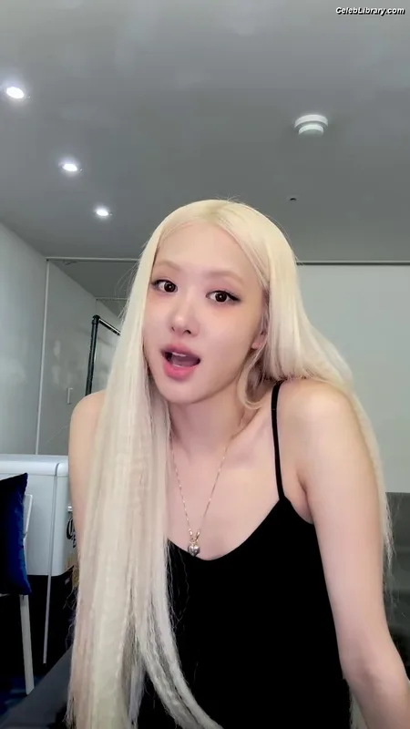 Rosé (BLACKPINK) photo 14 of 4338