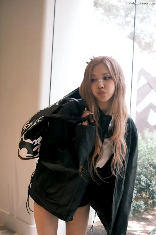 Rosé (BLACKPINK) photo 24 of 4338