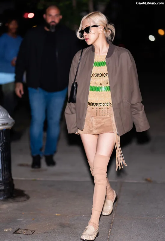 Rosé (BLACKPINK) photo 12 of 4338