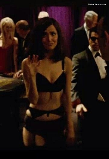 Rose Byrne photo 17 of 435