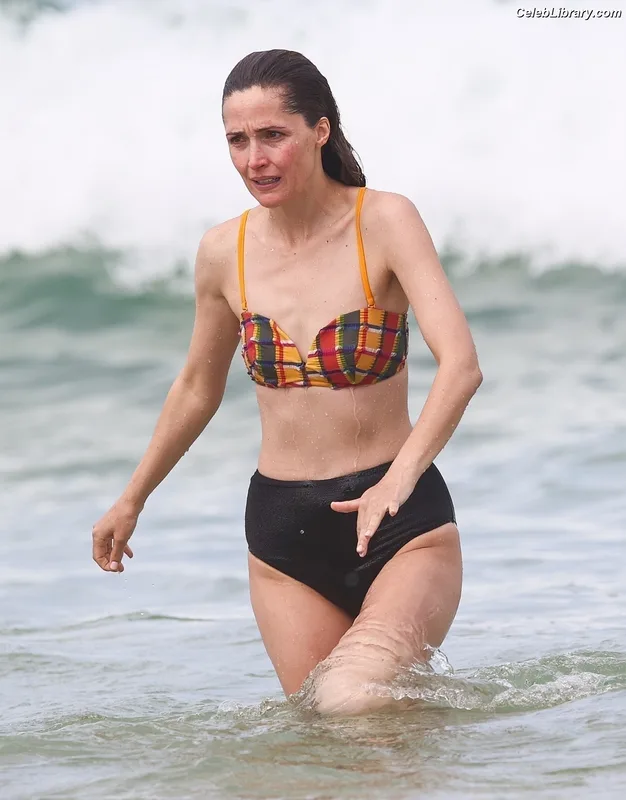 Rose Byrne photo 24 of 435