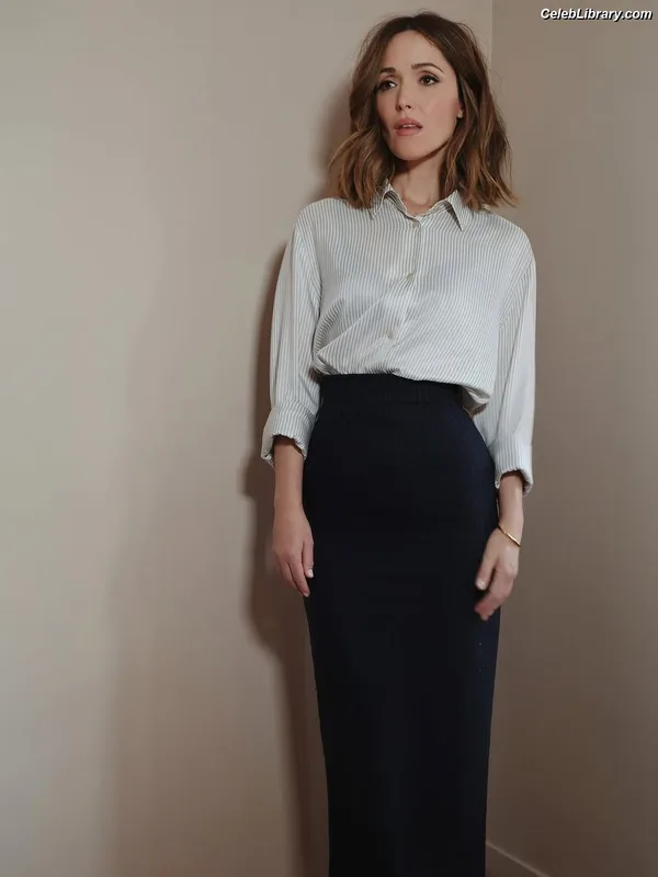 Rose Byrne photo 9 of 435