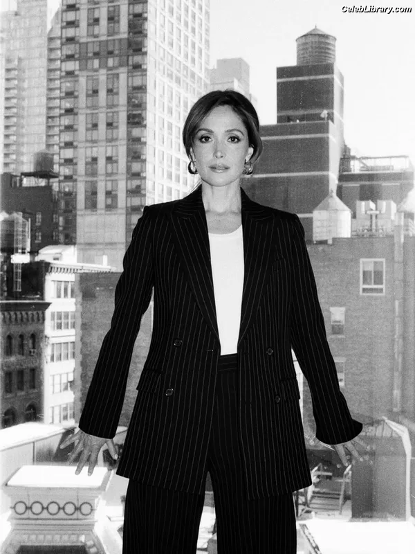 Rose Byrne photo 21 of 435