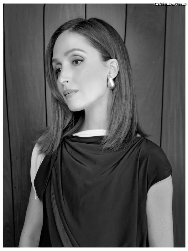 Rose Byrne photo 24 of 435