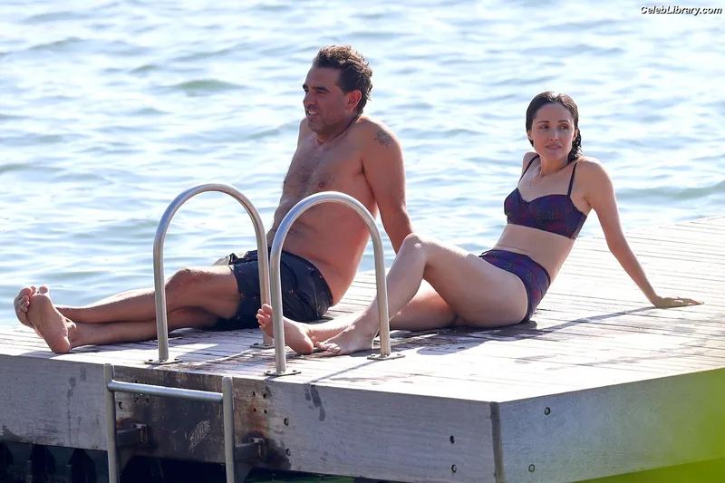 Rose Byrne photo 11 of 435