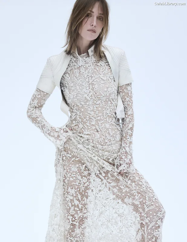 Rose Byrne photo 16 of 435