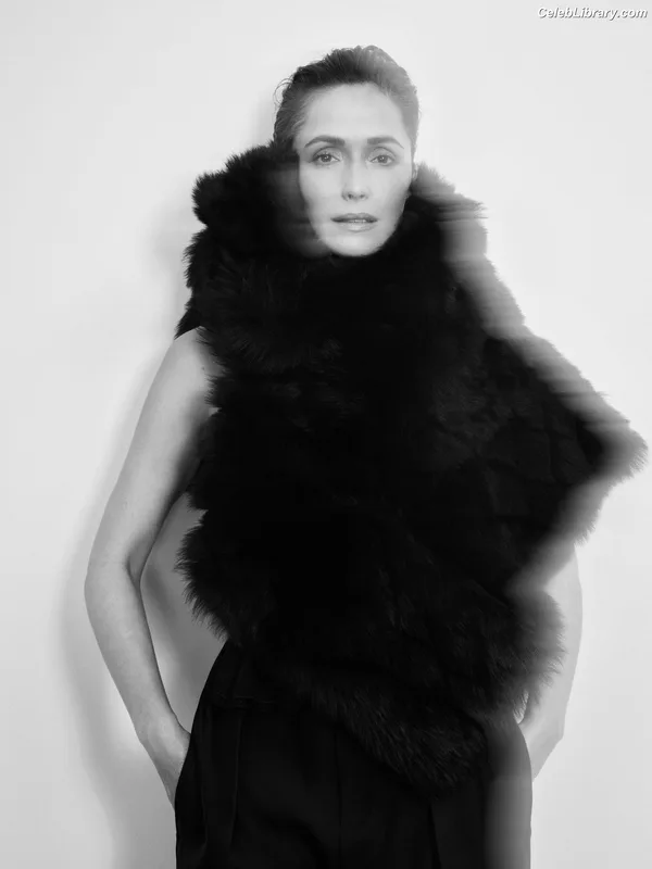 Rose Byrne photo 24 of 435