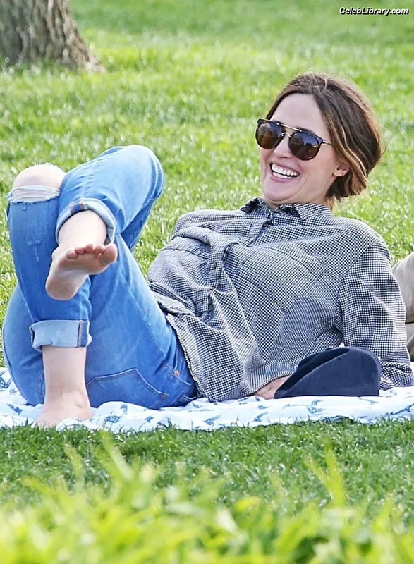 Rose Byrne photo 6 of 435