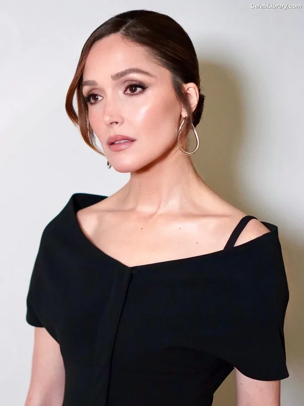 Rose Byrne photo 17 of 435