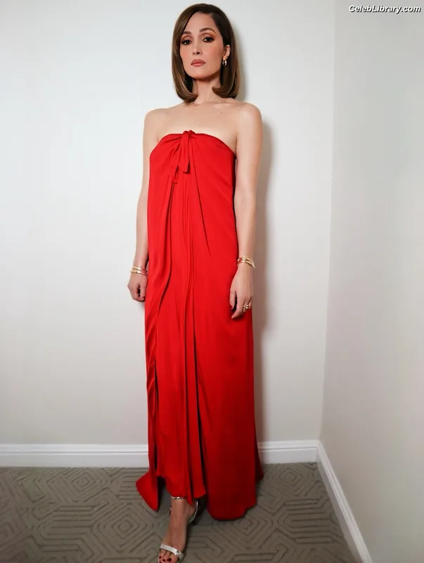 Rose Byrne photo 9 of 435