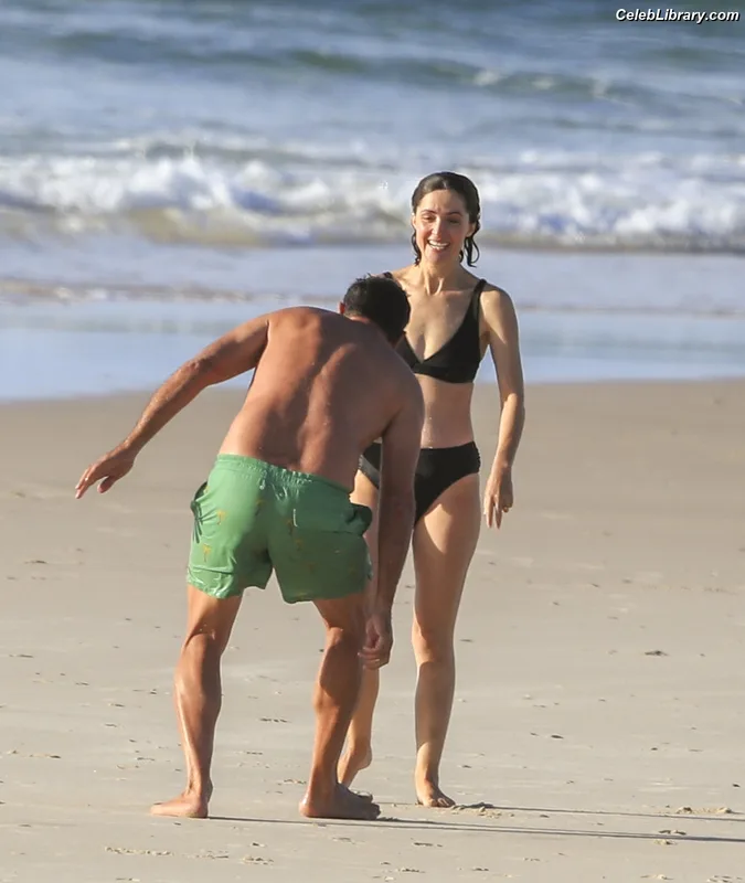 Rose Byrne photo 14 of 435