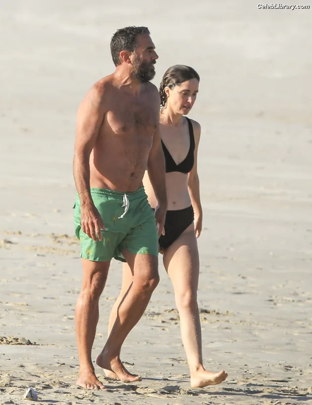 Rose Byrne photo 6 of 435