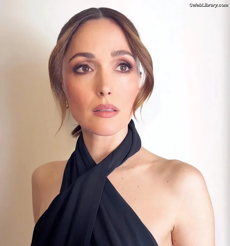Rose Byrne photo 19 of 435