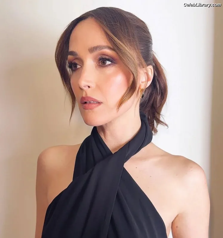 Rose Byrne photo 20 of 435